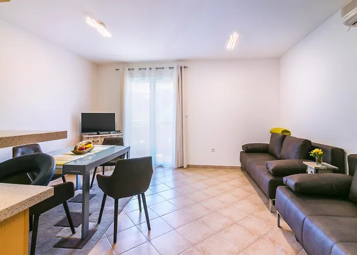 아파트 Fucane - Sebastian - Mpolo 메덜린